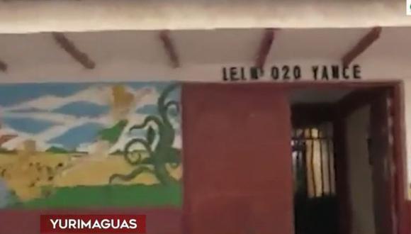 El niño de tres años intentó salir por las rejas del portón de la institución educativa inicial en Chachapoyas, pero quedó atrapado entre los fierros. (Captura: América Noticias)