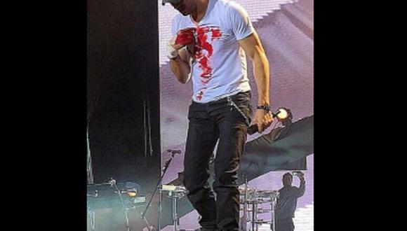 Enrique Iglesias fue herido por un drone durante concierto [VIDEO] 