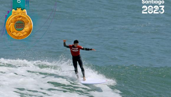 Surfista peruano logró la cuarta medalla de oro para Perú. (Foto: AFP)
