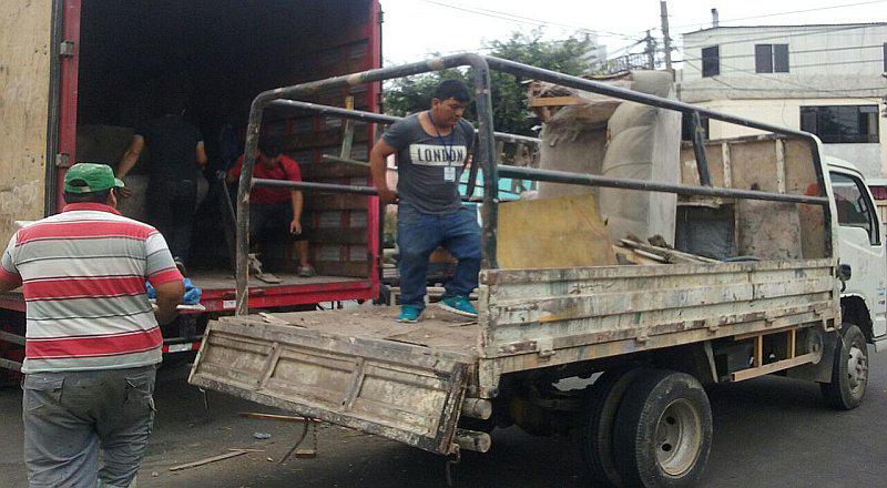 Jesús María: recolectan toneladas de objetos en desuso durante limpieza de techos (VIDEO)