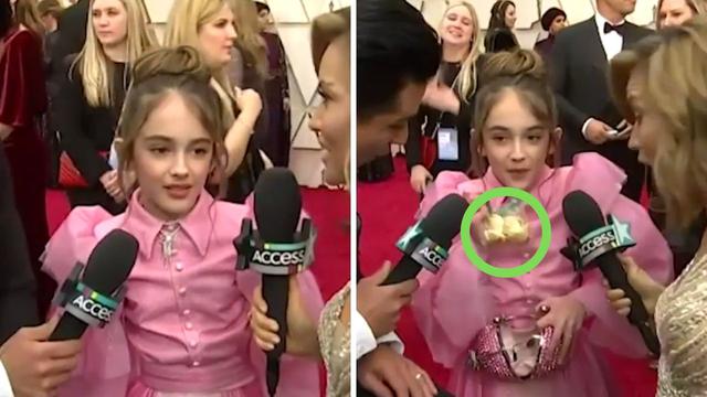 Julia Butters muestra su sandwich