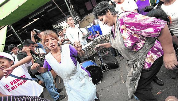 Tras fallo a favor: Comerciantes arman fiesta en La Parada