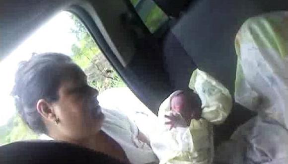 Mujer dio a luz en medio de bloqueo de Carretera Central