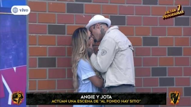 Angie y Jota se dieron beso en competencia de "Esto es guerra". (Imagen: América TV)