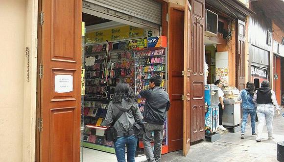 Centro de Lima: Roban más de 100 mil en tienda de celulares cerca de Palacio