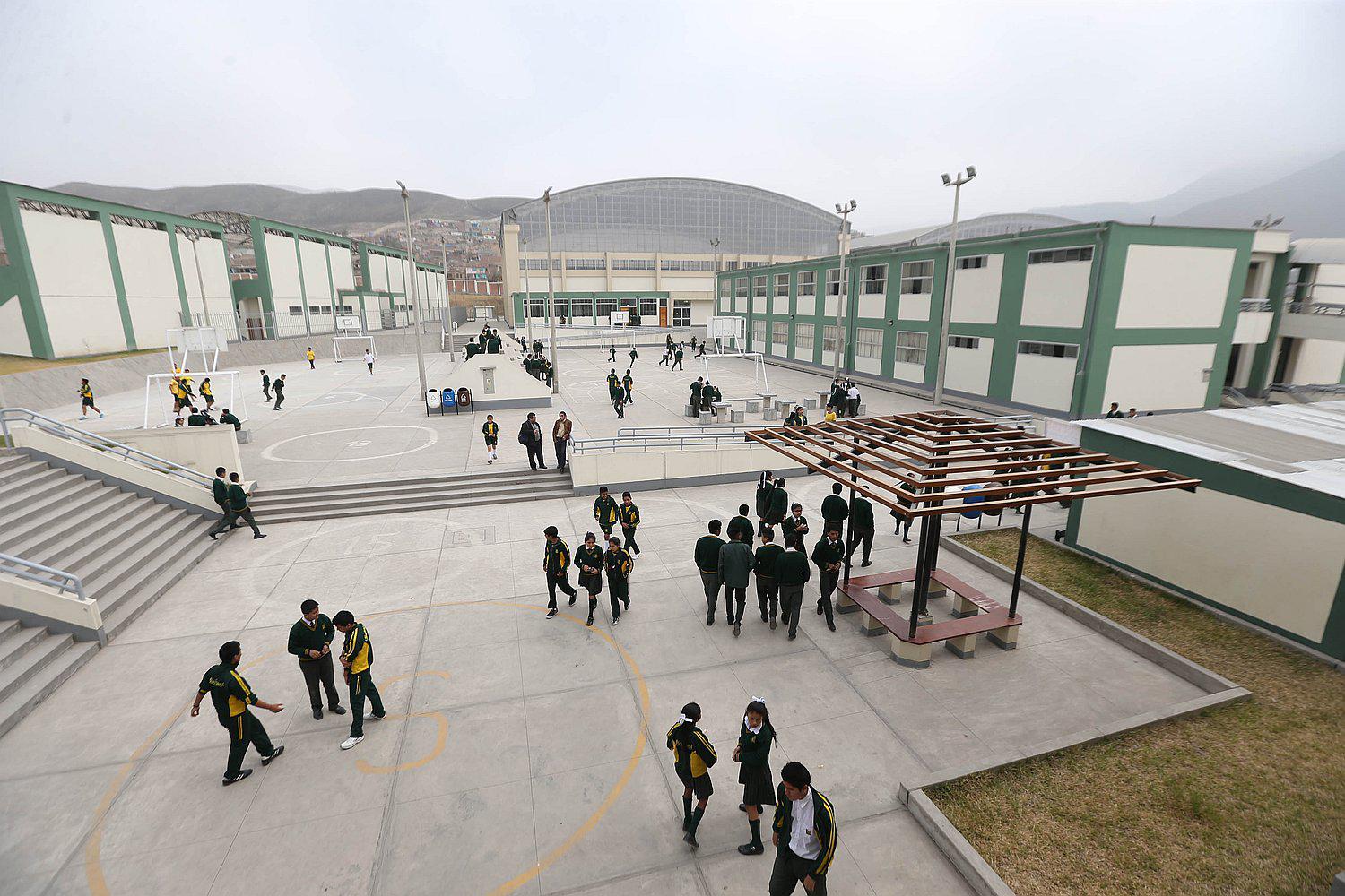 Conoce el colegio emblemático más grande del Perú