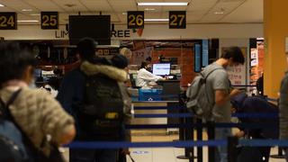 Familia pierde vuelo a España y denuncia penalidad exorbitante: ”Quieren 15 mil dólares”