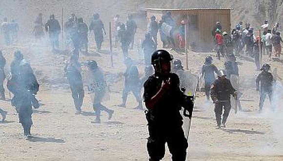 Arequipa: Un fuerte contingente policial llegó a la zona para controlar a los mineros. (Captura de video)