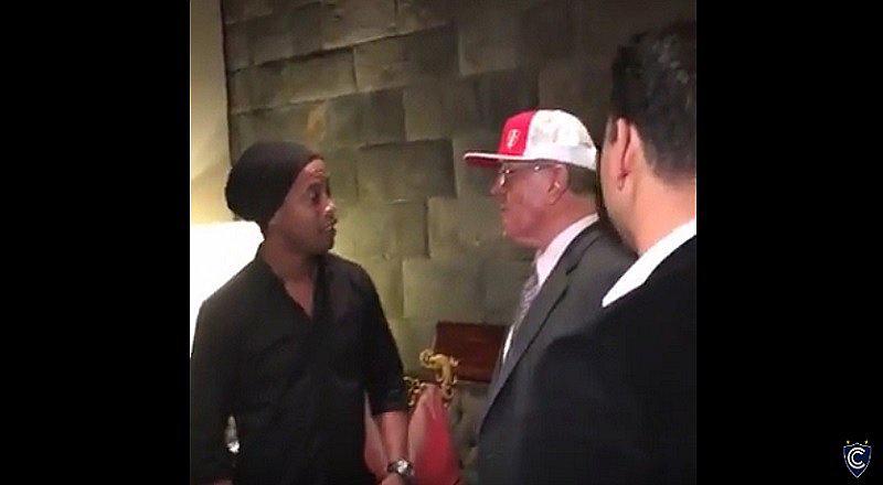 Ronaldinho Gaúcho y PPK se encontraron en Cusco y esto sucedió [VIDEO]