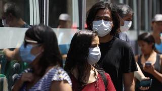 Estudio revela que las personas que se sienten feas siguen usando mascarillas