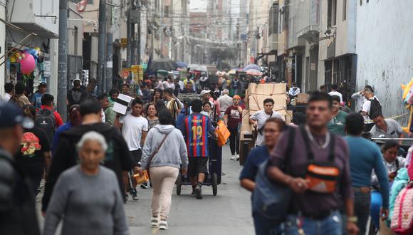 Tras el fracaso de la reubicación de los ambulantes, propuesta por la Municipalidad Metropolitana de Lima, los comerciantes han vuelto a presentarse en diversas calles del Centro de Lima.
