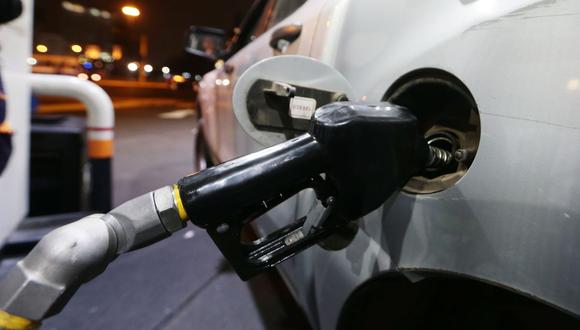 Los precios de los combustibles varían día a día. Conoce aquí dónde conseguir las tarifas más bajas. (Foto: Jorge Cerdán/GEC)