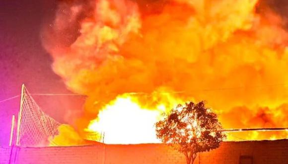 Reportan incendio código II en fábrica de pirotécnicos de Ate. (Foto: captura Twitter)