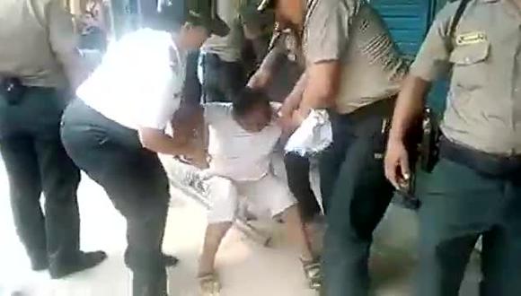 Pucallpa: Mujer se desploma en el suelo para que no cierren su negocio. (Foto: captura de video)