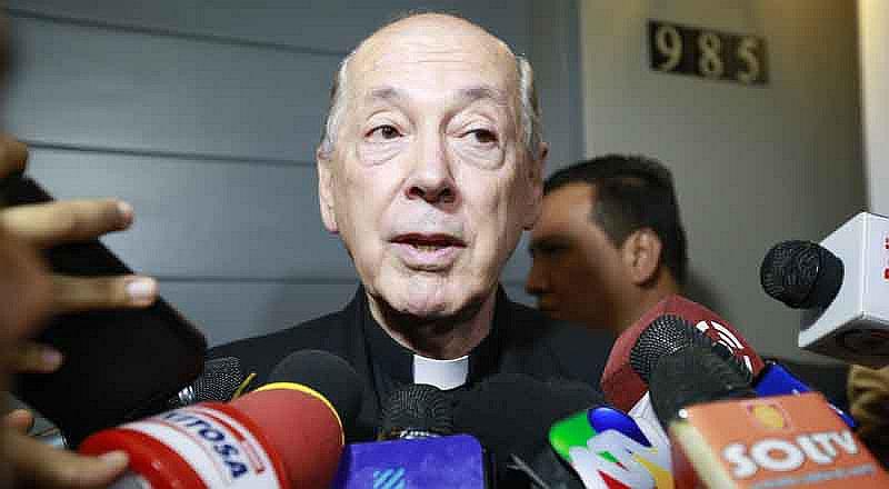 Juan Luis Cipriani se molesta y habla tras polémica frase sobre la mujer  