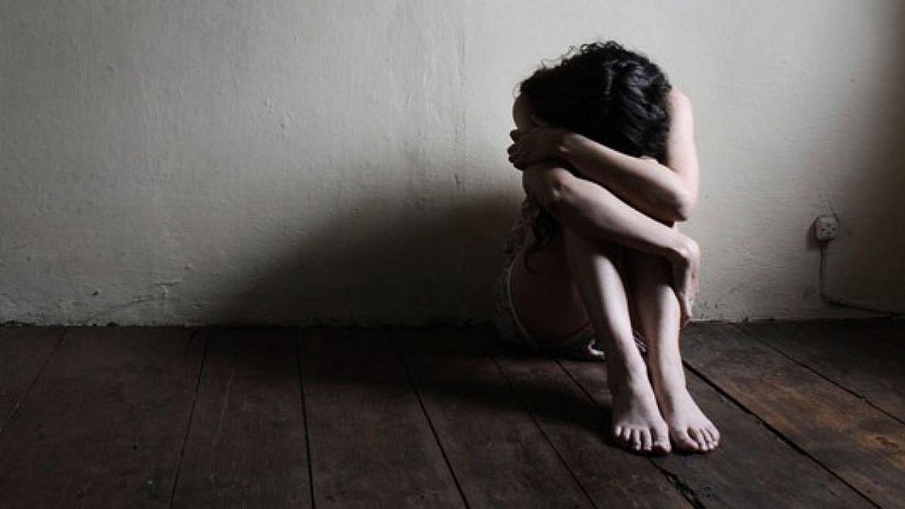 Cadena perpetua para hombre que violó y grabó a su propia hija en Piura