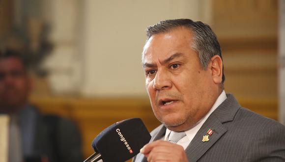 Gustavo Adrianzén señala que el “ruido político” por el caso de los relojes de lujo que usó Dina Boluarte debería cesar.