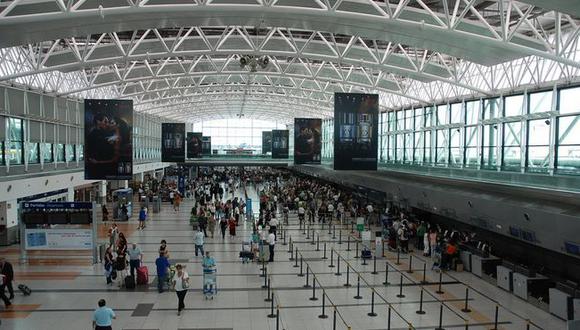 Detienen en aeropuerto a chilena que llevaba una granada en su equipaje 