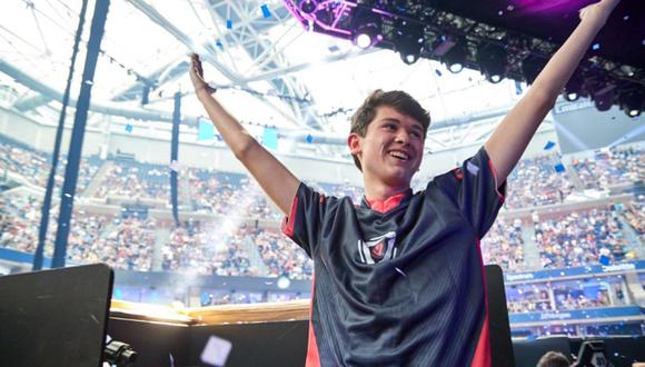 Adolescente de 16 años gana 3 millones de dólares por en campeonato de Fortnite