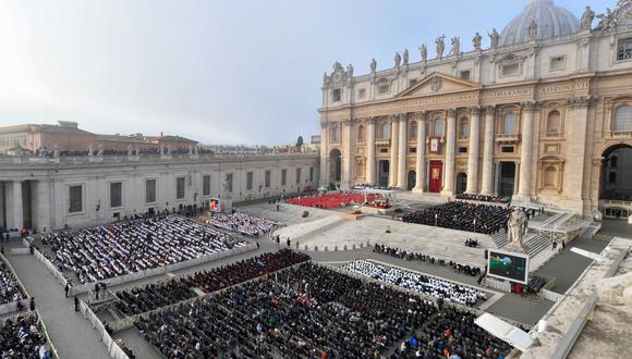 Una vista general muestra la plaza de San Pedro, en el Vaticano el 5 de enero de 2023. (Foto de Filippo MONTEFORTE / AFP)