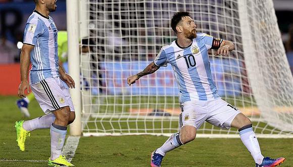 Lionel Messi jura que insultó "al aire" y no al árbitro