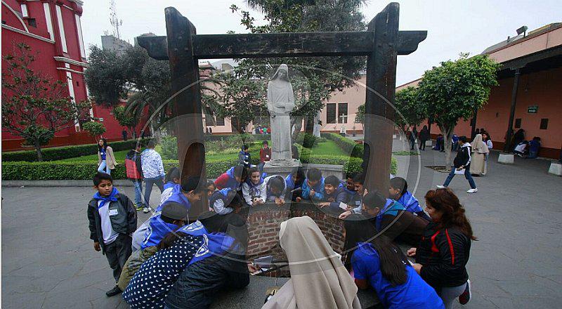 Santa Rosa de Lima: fieles ya celebran su día y depositan sus cartas (VIDEO)