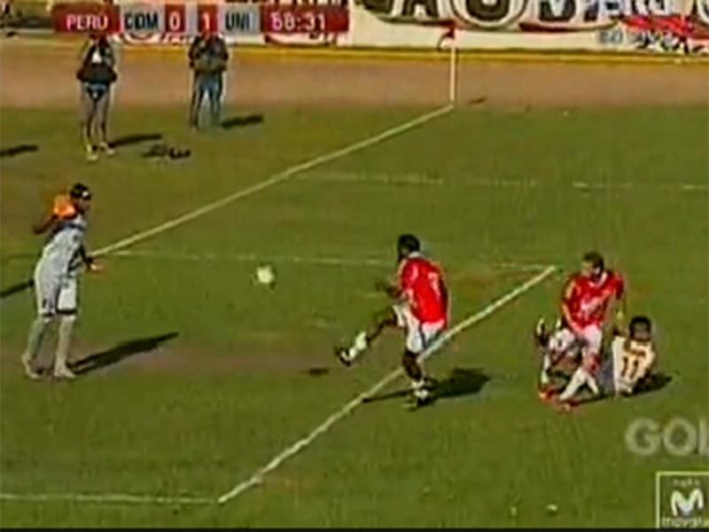 Tremendo blooper: Jugador de Unión comercio le "regaló" gol a Universitario [VIDEO]