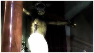 YouTube: Estatua de Jesús abre los ojos frente a fieles y genera polémica [VIDEO]
