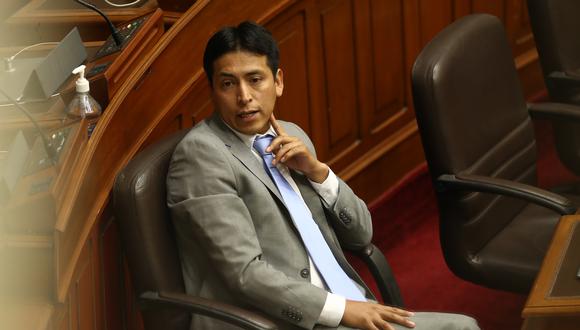 Freddy Díaz minutos previos a ser desaforado por el Congreso. (Jorge Cerdán / GEC)