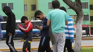 Pokémon Go en Perú: Menores son cogoteados por cazar pokémones [VIDEO]