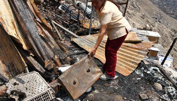 Unas 30 casas incendiadas por enardecidos pobladores de Cieneguilla