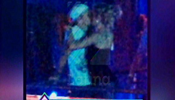 Mario Hart y Andrea Ferreyro son ampayados besándose 
