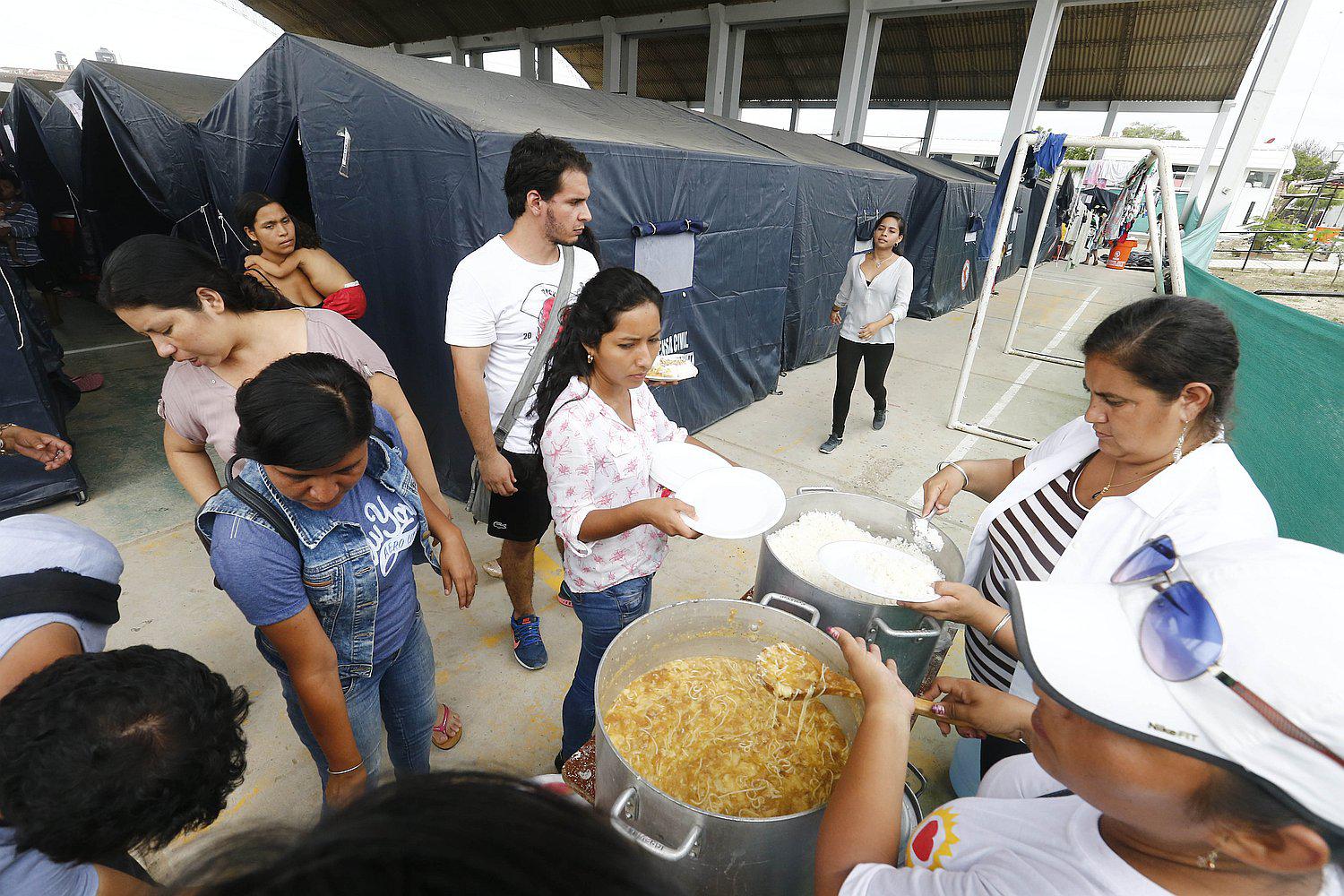 Catacaos: damnificados desesperados hicieron esto por alcanzar agua y comida (VIDEO)