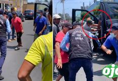 Ciudadanos agreden a fiscalizadores de grúa para evitar que se lleven su camioneta