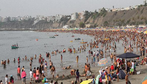 Lima: Dos chilenas mueren ahogadas en playa Chocalla