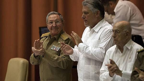 Raúl Castro, dictador de Cuba, gobernará hasta 2018 con vieja guardia comunista 