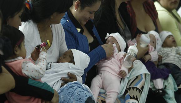 Perú dispone 36 días menos de licencia por maternidad que Chile