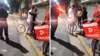 Repartidor sufre el robo de su bicicleta y mujer que hizo el pedido le regala la suya | VIDEO