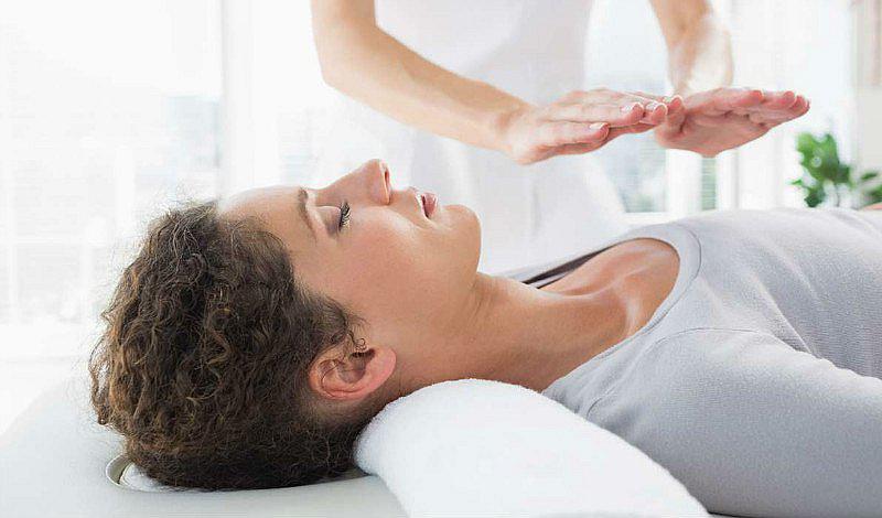 ¿Te interesan las terapias alternativas? Conoce el reiki 