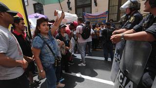 Comerciantes de Mesa Redonda a pie de lucha por segundo día consecutivo (VIDEO)