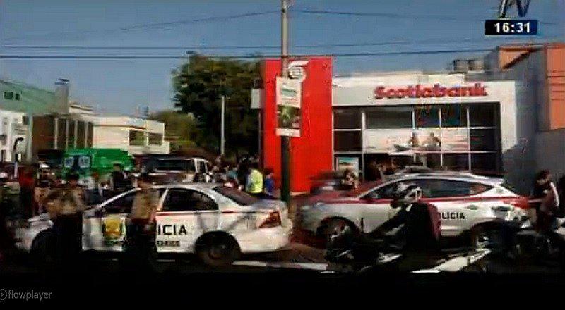 Surco: asaltan agencia bancaria y roban S/. 15 mil a empresario (VIDEO)