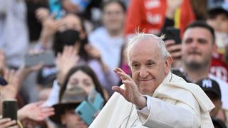 El papa dice que la Iglesia no rechaza a homosexuales: “Dios no reniega de sus hijos”