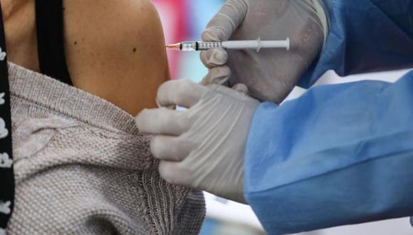 La vacunación contra el coronavirus sigue avanzando a nivel nacional. Foto: Andina)