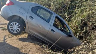 “En vez del embrague, pisé el acelerador”: su primera clase de manejo terminó con el auto en una zanja