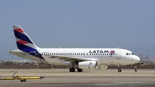 Latam ofrece cambios y devoluciones de boletos aéreos para HOY, debido al toque de queda