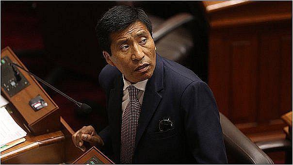 Aprueban levantar la inmunidad parlamentaria a Moisés Mamani 