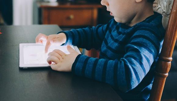 Un niño que pasa más de media hora con tecnología puede desarrollar problemas en su conducta