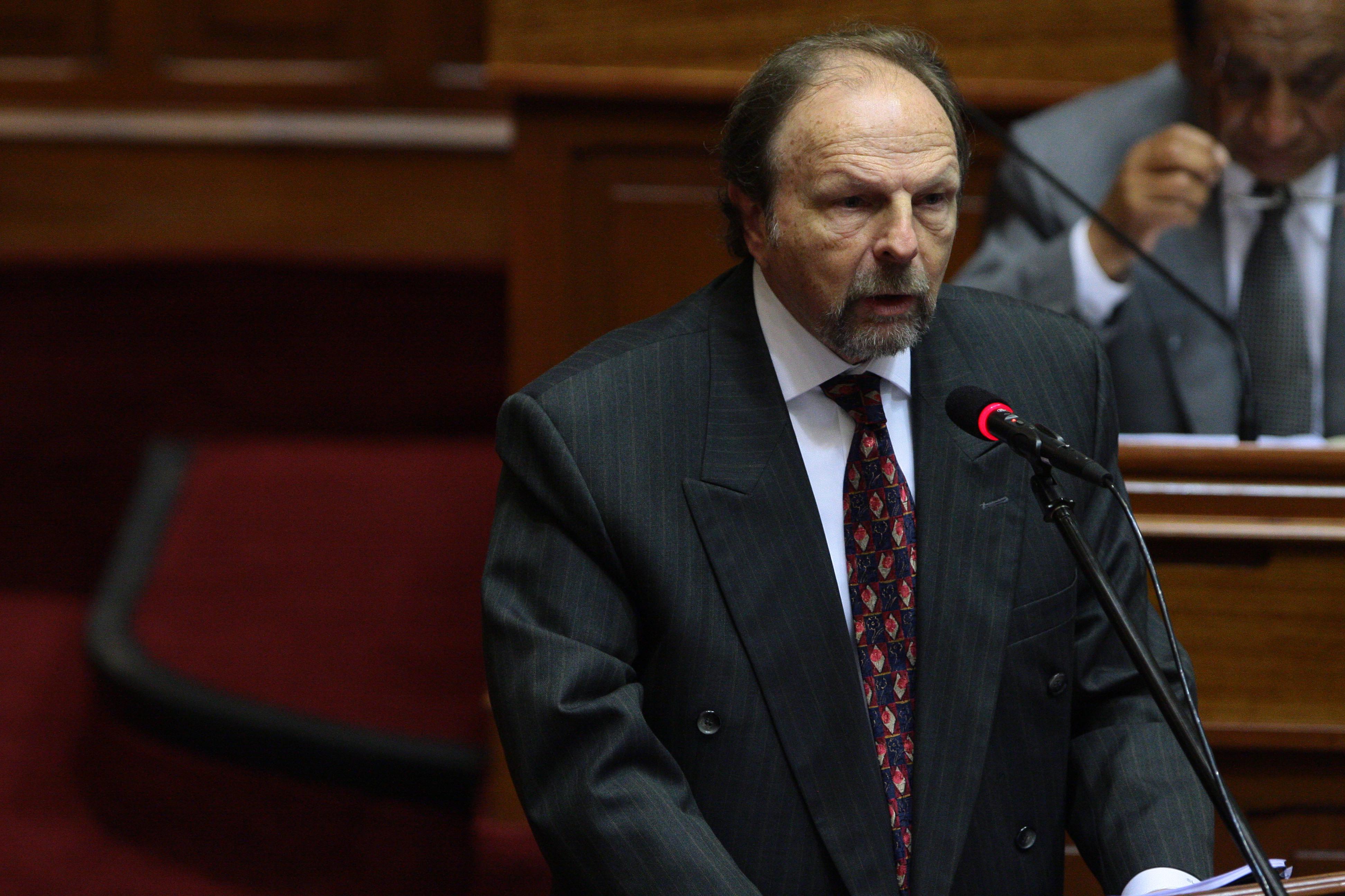 Salomón Lerner defiende viaje de Humala con su familia a Estados Unidos