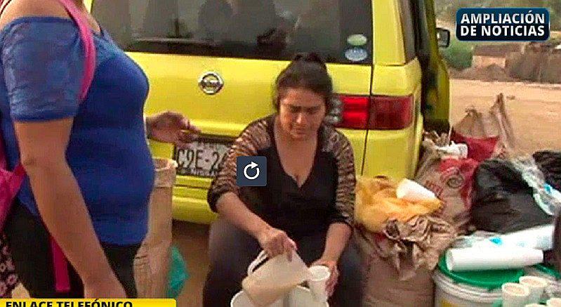 Huaicos en Lima: familia viajó desde Lurín hasta Carapongo para dar desayuno a damnificados