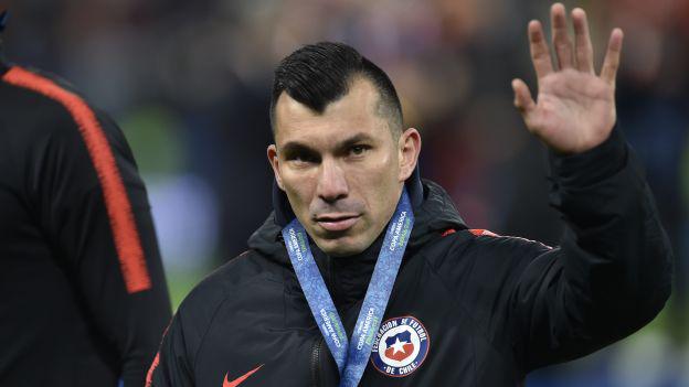 Gary Medel tiene 123 partidos y 7 goles con la selección mayor de Chile. (Foto: AFP)